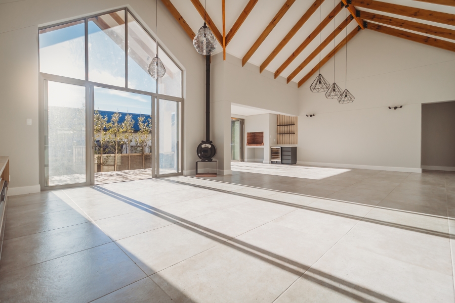 4 Bedroom Property for Sale in Kingswood Golf Estate Western Cape